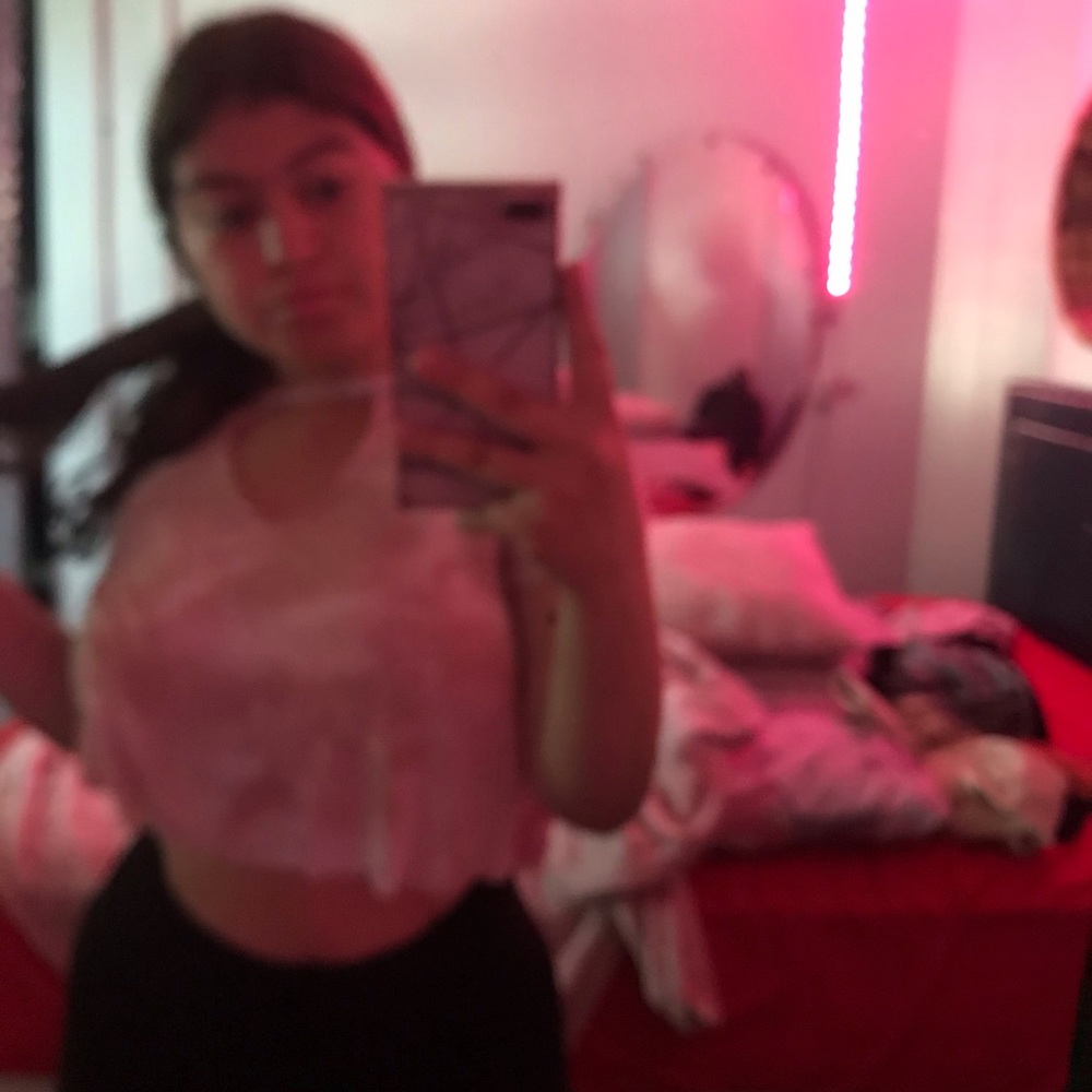 pinkish cropped top shirt!
